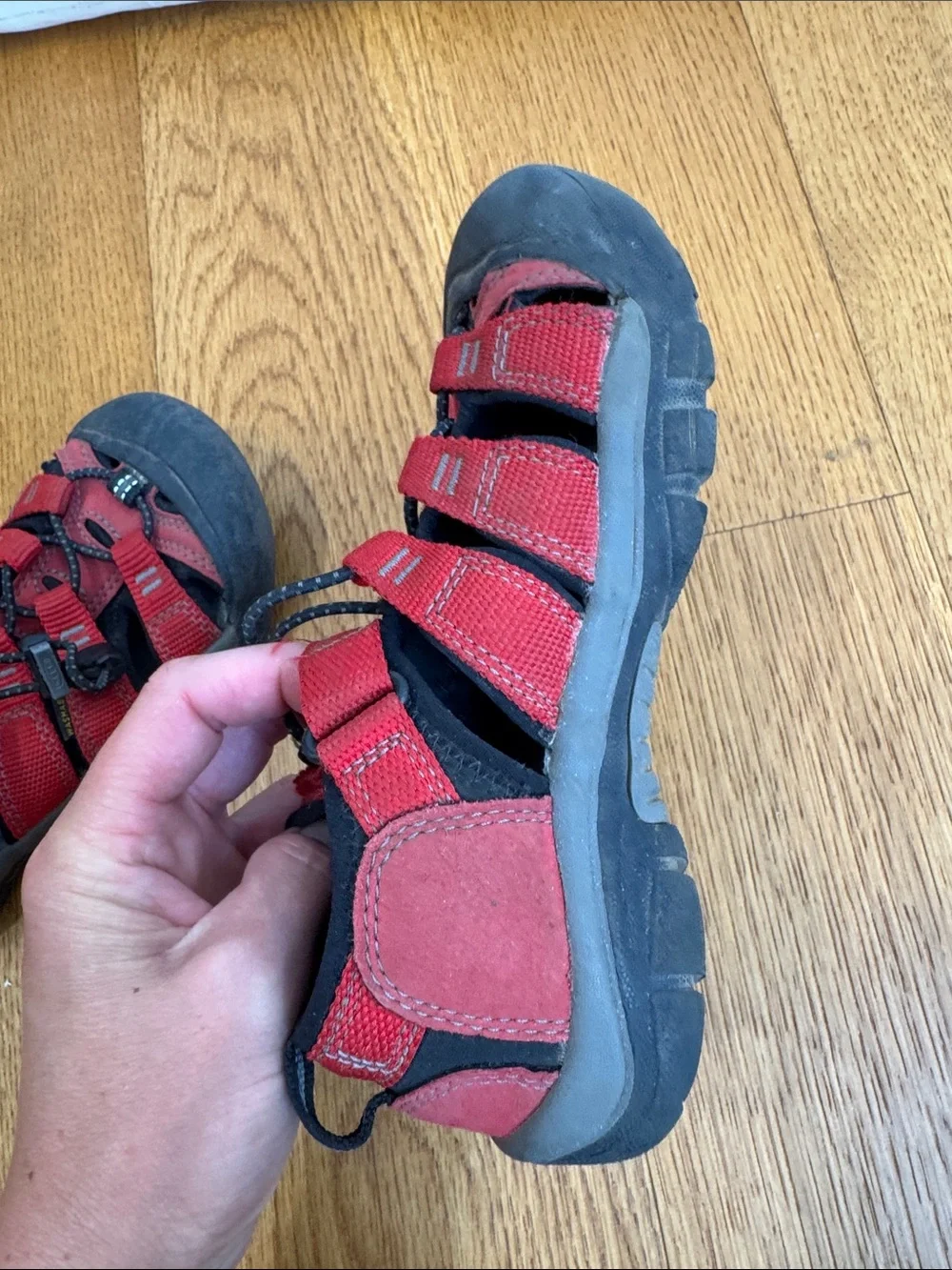 KEEN Kids Red Closed-Toe Sandals - Sporty Outdoor Shoe size 1
